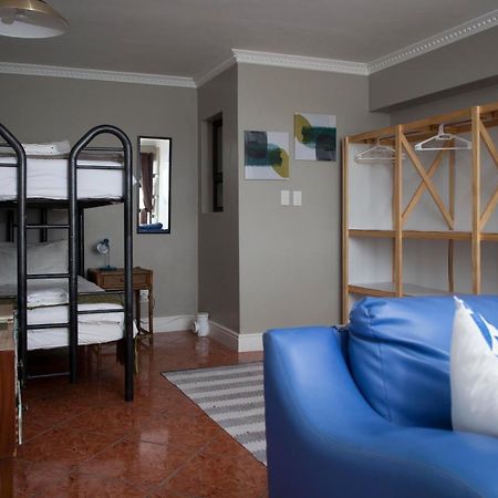 Fly Me To The Moon Guesthouse Мозел Бей Екстериор снимка