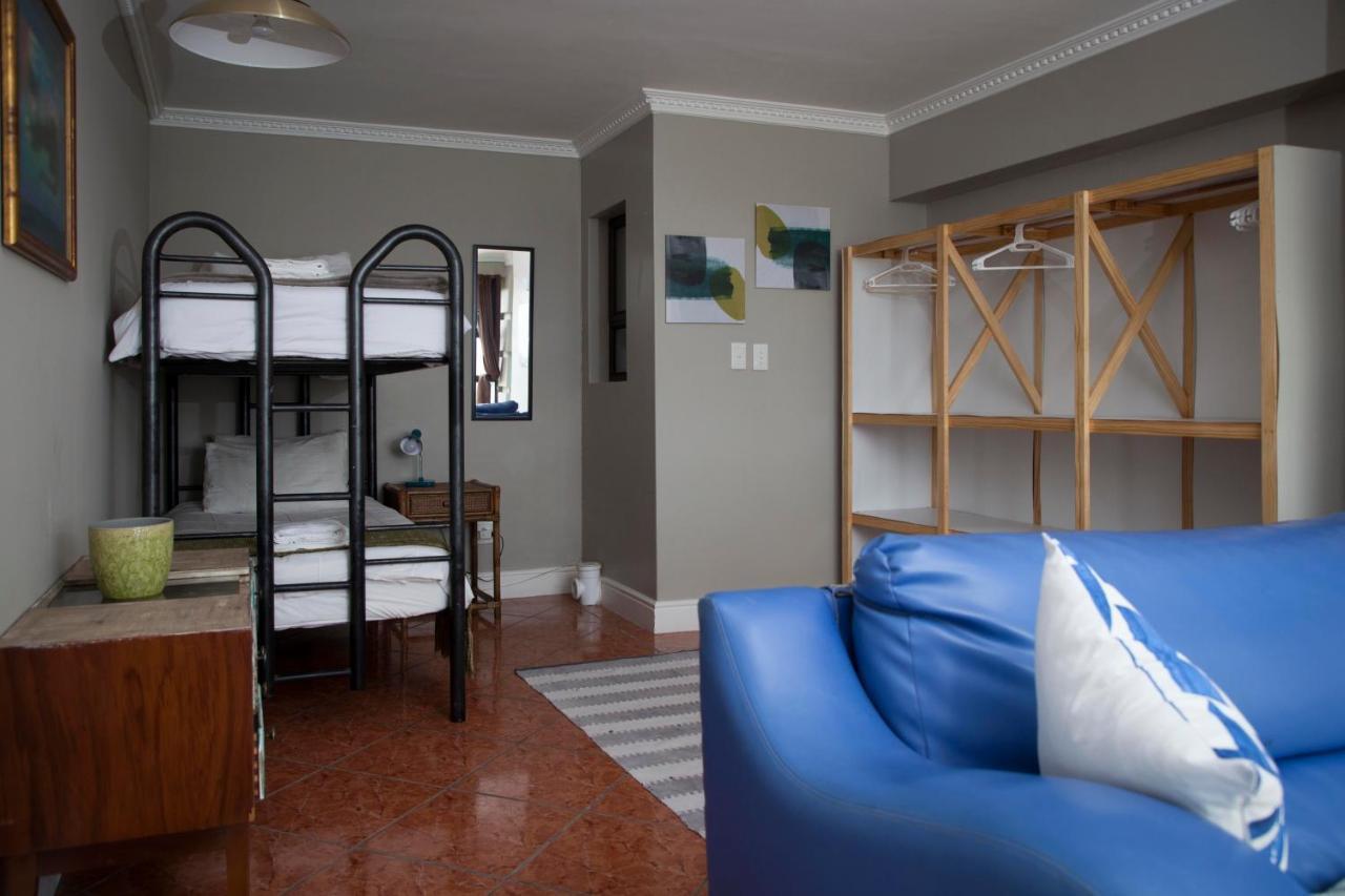 Fly Me To The Moon Guesthouse Мозел Бей Екстериор снимка