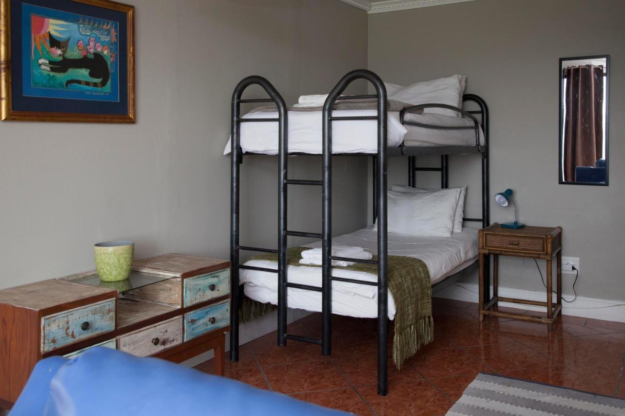 Fly Me To The Moon Guesthouse Мозел Бей Екстериор снимка